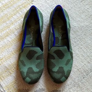 NWT Rothy's green camo